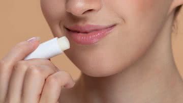 Manteiga de cacau labial não é uma aliada na hidratação; entenda os motivos - Reprodução/Freepik