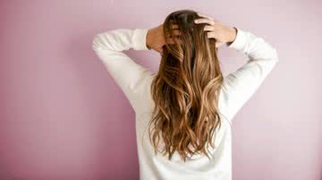 Além do shampoo e condicionador: veja o jeito certo de lavar o cabelo - Unsplash