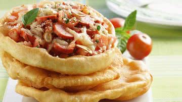Receita de Pizza frita de salsicha - Ormuzd Alves