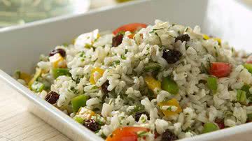 Receita de Salada de arroz integral - Ormuzd Alves