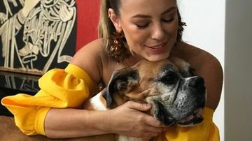 Paolla Oliveira e o cãozinho, Adjá. - Reprodução/ Instagram