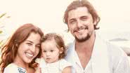 A atriz Yanna Lavigne ao lado do marido, Bruno Gissoni, e da filha, Madalena. - Reprodução/ Instagram