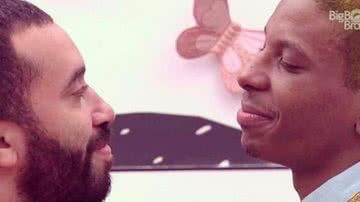 Economista relembrou o primeiro e único beijo entre dois homens do reality show - TV Globo