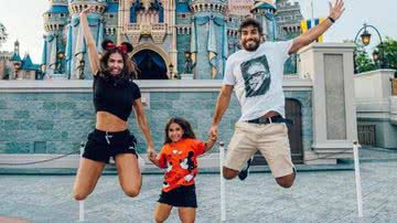 Deborah Secco, Maria Flor e Hugo Moura curtem dias de diversão na Disney - Instagram/ @dedesecco