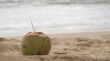 Imagem Água de coco: qual é a diferença entre caixinha, garrafinha ou in natura?