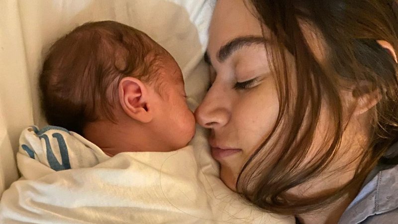 Thaila Ayala encantou a internet com momento mãe e filho - Instagram/@thailaayala