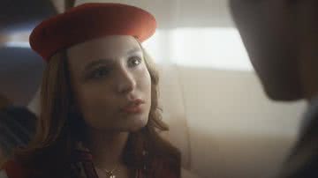 Isadora (Larissa Manoela) vai suspeitar de Davi (Rafael Vitti) em 'Além da Ilusão' - TV Globo