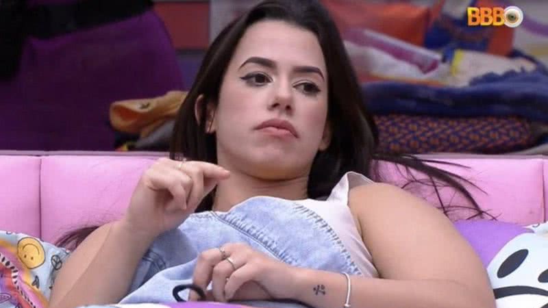 Larissa quebrou dedo do pé esquerdo durante festa - TV Globo