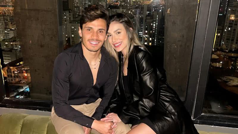 Raphael Veiga e Bruna Santana assumiram o namoro em 2020 - Instagram/@raphaelveigaa