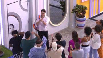 Lucas deixou o confinamento e recebeu apoio dos colegas - Reprodução/TV Globo