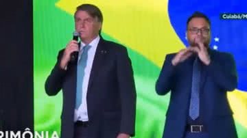 Bolsonaro também agradeceu por estar no cargo de chefe do Executivo. - Twitter