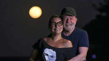 Janja e Lula posam abraçados no Ceará. - Ricardo Stuckert