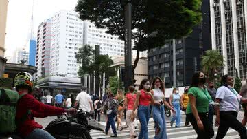 Fiocruz: provocada pela Ômicron, terceira onda está terminando - Rovena Rosa/Agência Brasil