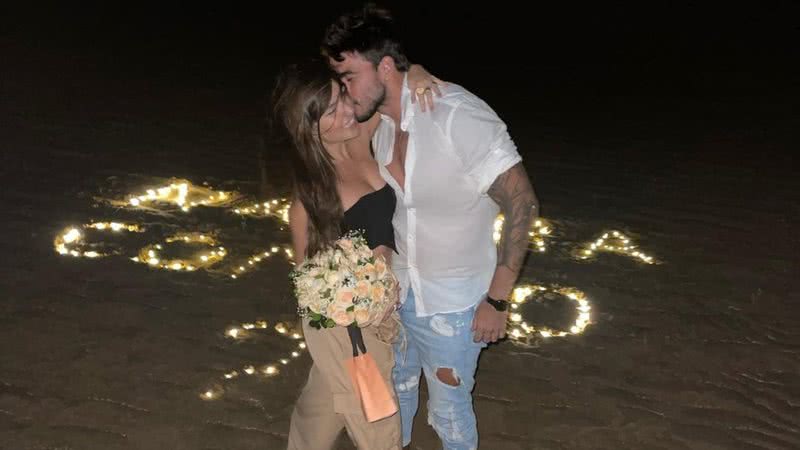 Guilherme Napolitano faz pedido de namoro romântico para Thaís Braz - Reprodução/Instagram
