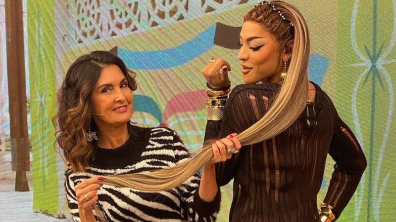 A peruca que Pabllo Vittar usou no programa de Fátima Bernardes mede 1,45m - Reprodução/Instagram