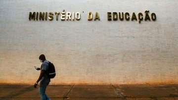 MEC prorroga para 26 de maio convocação da lista de espera do Fies - Marcelo Camargo/Agência Brasil