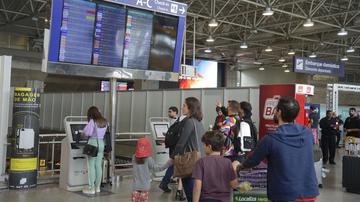 Monitor de publicidade exibe imagens pornográficas em aeroporto do Rio - Tomaz Silva/Agência Brasil