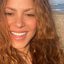 Shakira não é muito paz e amor, afirma uma ex-funcionária