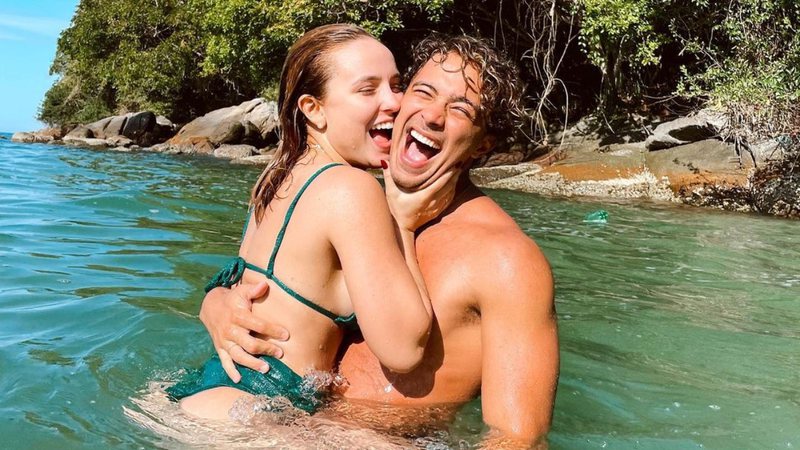 Larissa Manoela e André Luiz Frambach curtiram uma praia juntos no último domingo (17) - Instagram/@larissamanoela