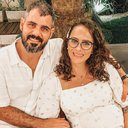 Juliano Cazarré e a esposa Letícia têm cinco filhos - Instagram/@leticiacazarre
