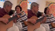 Mãe do ator Paulo Gustavo canta com Caetano Veloso na web. - Instagram/@juamaral00