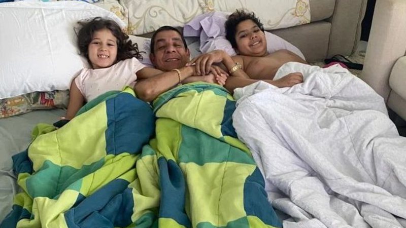 Zeca Pagodinho com os netos em festa do pijama - Instagram/@zecapagodinho