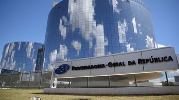 Ações mencionam charlatanismo, prevaricação, crime de epidemia e outros crimes - José Cruz/Agência Brasil