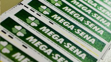 Mega-Sena acumula e prêmio vai a R$ 42 milhões - Marcello Casal Jr/Agência Brasil