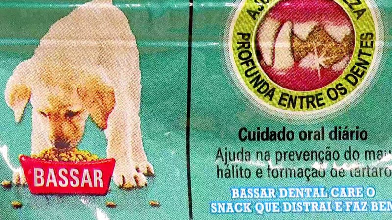 Secretaria anuncia devolução imediata de petiscos após morte de cães - Reprodução/Globo