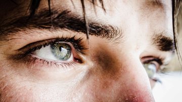 Coçar os olhos pode ser um problema para a sua saúde ocular, viu! - Victor Freitas/Unsplash