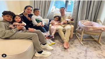 Cristiano Ronaldo ao dos cinco filhos e da esposa. - Instagram/@cristiano