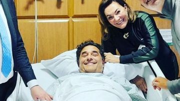 Após passar por cirurgia, Luciano Szafir aparece ao lado da mãe no hospital - Instagram/@bethszafir