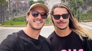 Ator de ‘Vai que Cola’ está na Argentina com o namorado e um casal de amigos - Instagram/@marcusmajella