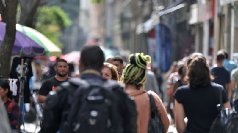 Renda média de trabalhador branco é 75,7% maior que de pretos - Tânia Rêgo/Agência Brasil