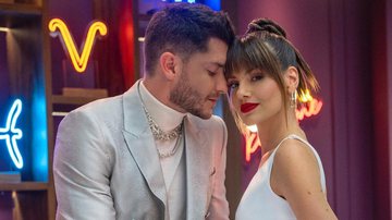 Camila Queiroz e Klebber Toledo apresentarão a segunda temporada - Instagram/@camilaqueiroz