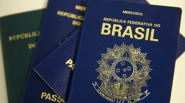 Mais de 100 mil pessoas aguardavam para receber documento - Marcelo Camargo/Agência Brasil