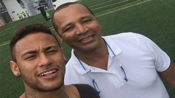Neymar Jr ao lado do pai. - Instagram/@neymarjr