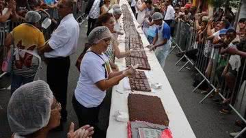 O tradicional bolo de aniversário de São Paulo já rendeu diversas confusões - Foto: Reprodução/ Portal do Bixiga Facebook
