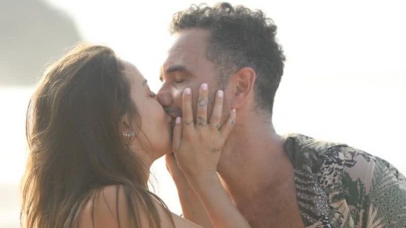 Marco Luque e Jéssica Correia anunciam noivado com pedido cinematográfico - Instagram/@hugogloss