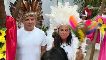 Esdras de Souza e Gretchen em cerimônia indígena - Instagram/@gretchen