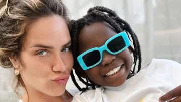 Giovanna Ewbank e seu filho, Bless; criança foi diagnosticada com Transtorno de Processamento Sensorial - Reprodução/Instagram
