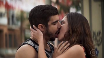 Caio Castro e Bruna Hamú viraram assunto pelo beijão em 'A Dona do Pedaço', ainda em 2019. - TV Globo
