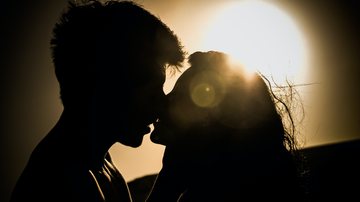 O especialista Matheus Duarte explica como beijar de forma segura no Dia Internacional do Beijo - Unsplash/Alejandra Quiroz