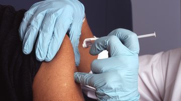 As vacinas estimulam o sistema imunológico a proteger o organismo - National Cancer Institute/Unsplash