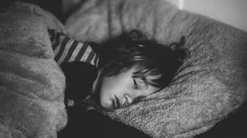 Quando se trata de crianças e adolescentes, dormir bem também é fundamental. - Annie Spratt/Unsplash