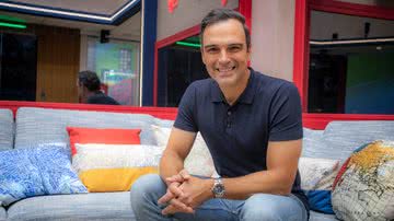 Tadeu Schmidt segue na apresentação do 'Big Brother Brasil' - Globo/Paulo Belote