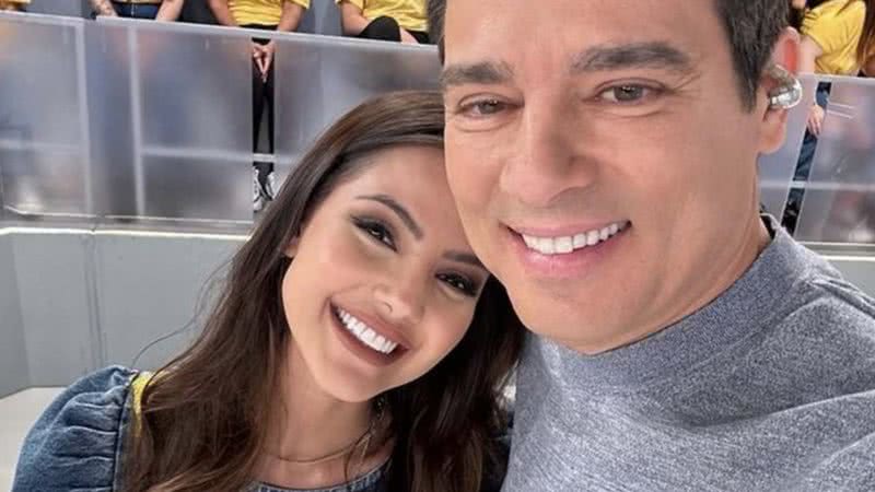 Luana Andrade posa com Celso Portiolli nos bastidores do 'Domingo Legal'. - Instagram