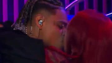 MC Cabelinho dá beijão em affair ao vivo no Multishow e surpreende - Reprodução/Instagram