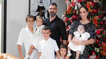 Família Cazarré reunida em ensaio da CARAS Brasil. - Instagram/@leticiacazarre
