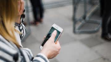 Uso excessivo de celulares pode oferecer riscos à saúde - Unsplash